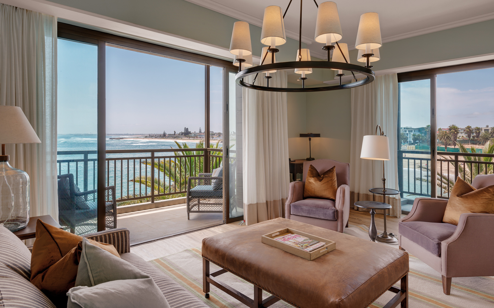 17264976460911_hab4837luxurysuite